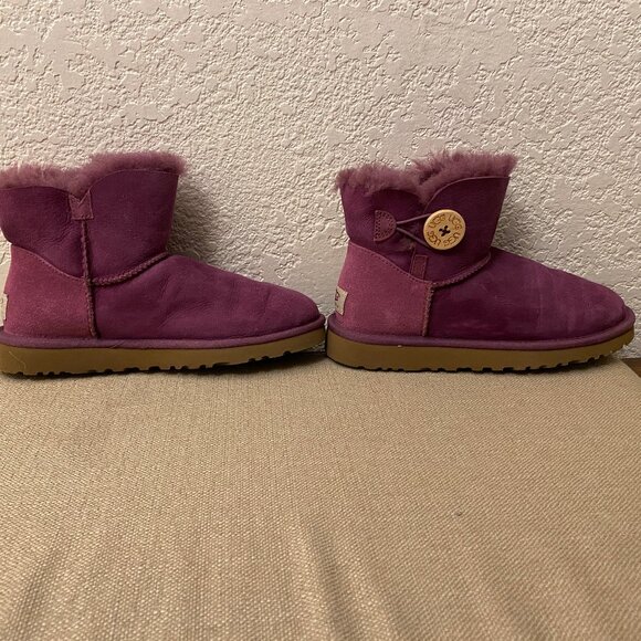 UGG Women Purple Suede Water Resistance Shearling Lined Winter Boots Size 5 - Picture 4 of 9